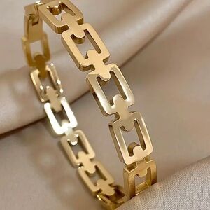 NWT Gold Plated/Stainless Steel Cuff Bracelet.